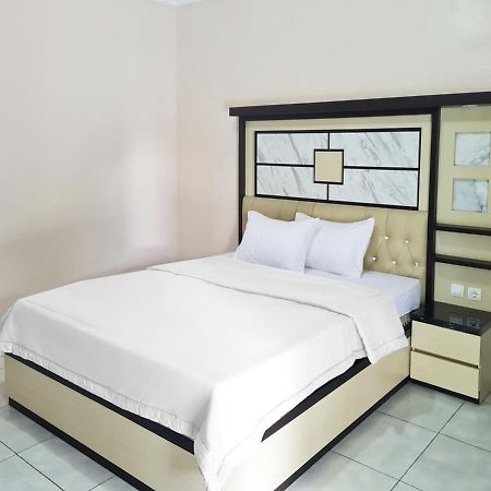 Reddoorz @ Jalan Nyai Enat Sampit Hotel Eksteriør billede